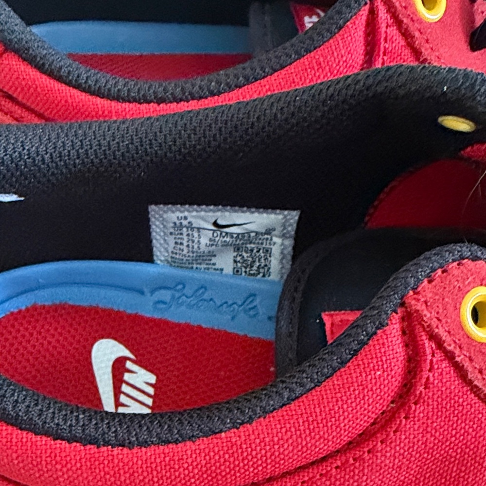 Nike Men's Red and Black Sneakers - Picture 2 of 5
